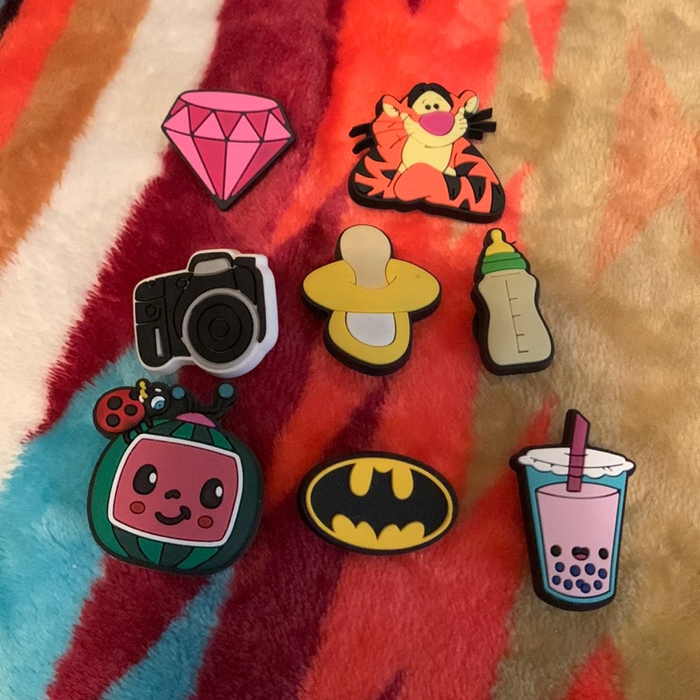 Croc charms